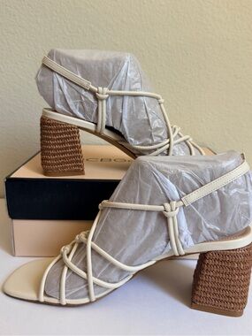 BCBGeneration Neutral Beige Strappy Block Heel Sandals — Women 8.0